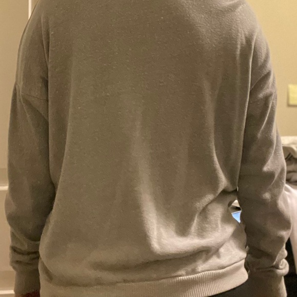 Crewneck hollister sweater - Picture 2 of 2